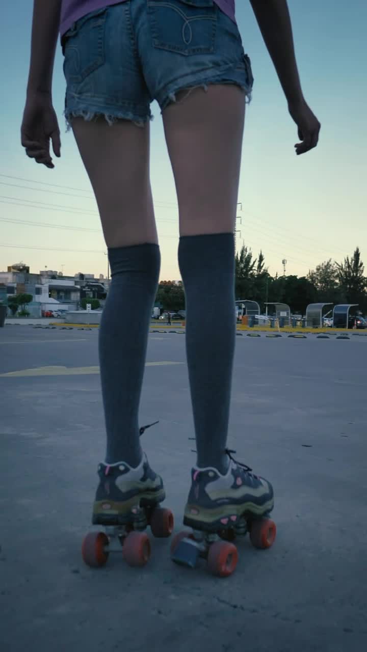 Free Stock Video Young Woman Skating Slowly In A Parking Lot Live Wallpaper - Free Download