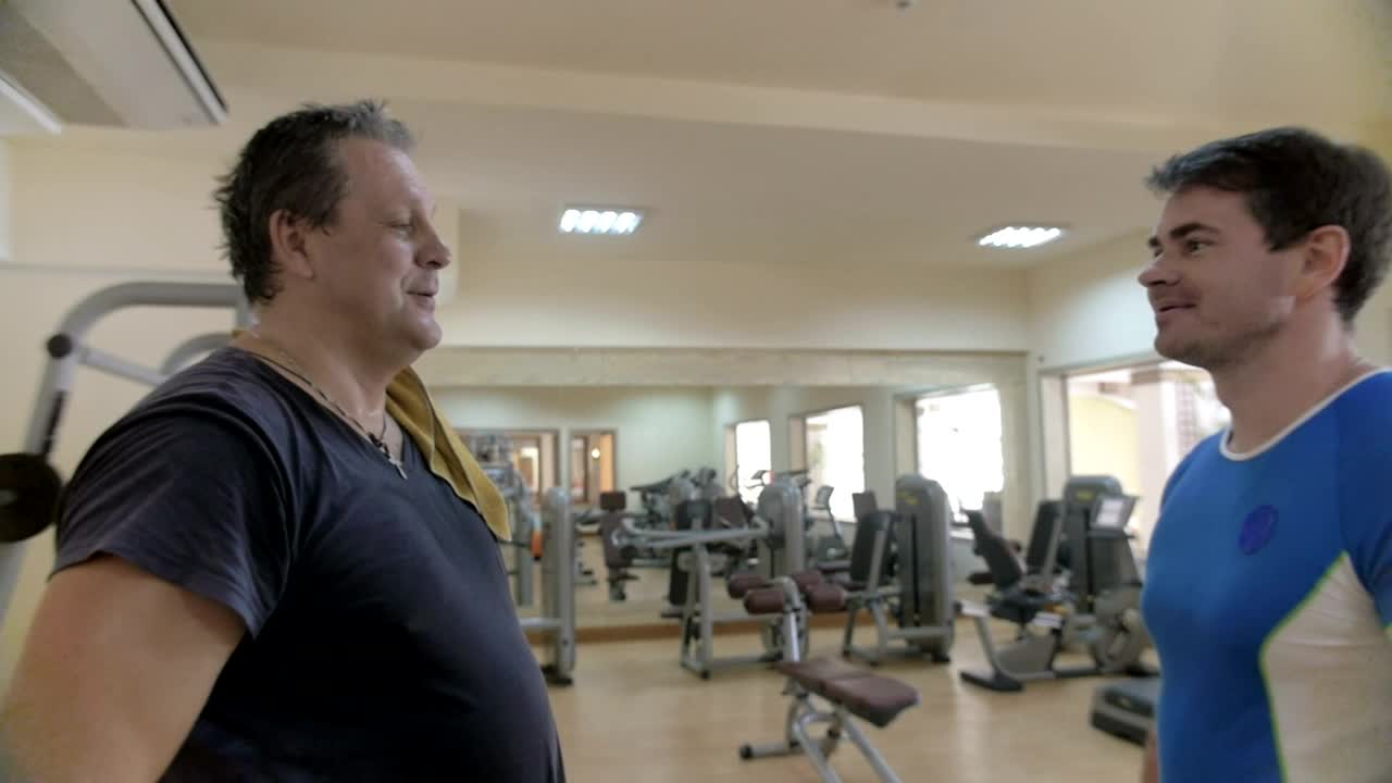 Stock Video Firm Handshake After A Workout Live Wallpaper For PC - Free Download