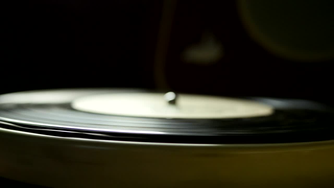 Stock Video Old Spinning Vinyl Live Wallpaper - Free Download