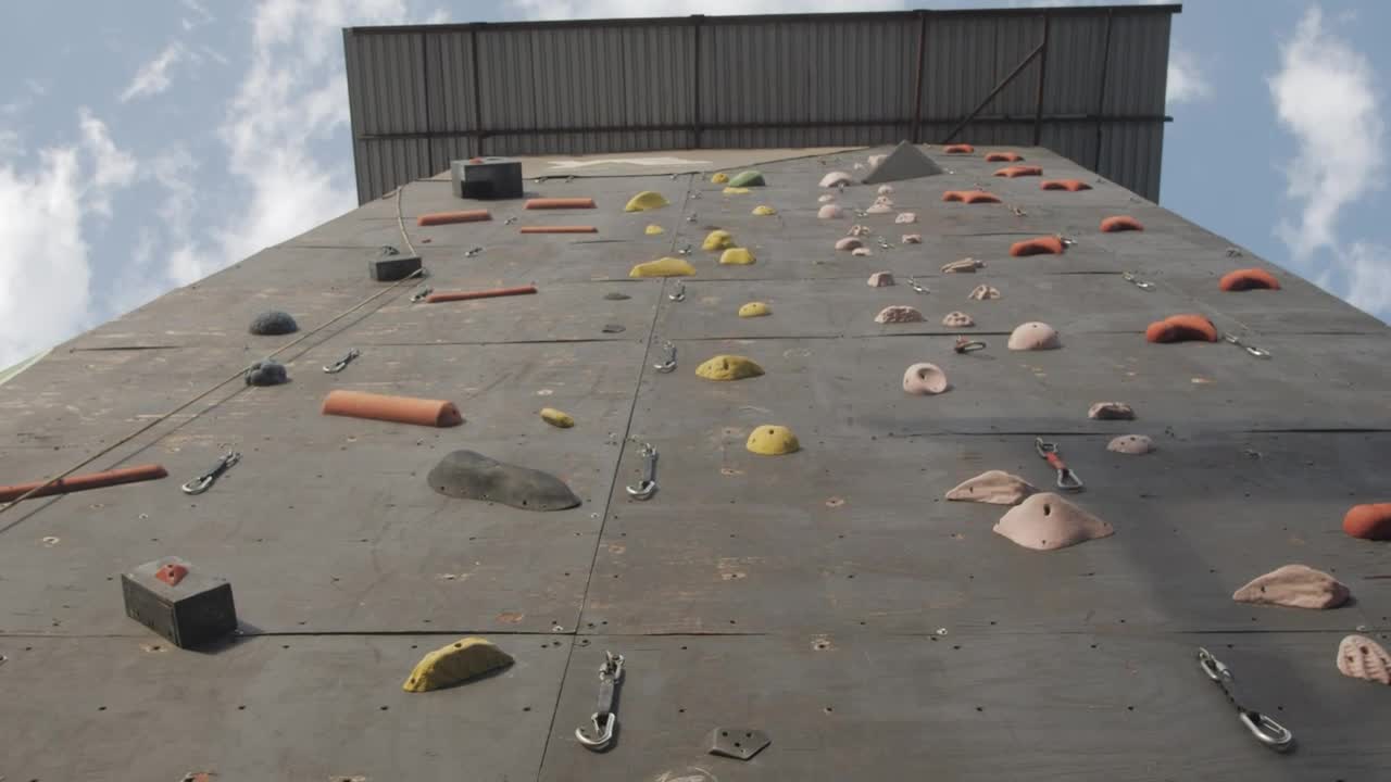 Stock Video Huge Mountaineering Practice Wall Animated Wallpaper - Free Download