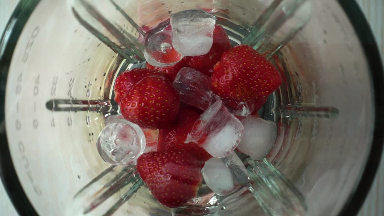Free Video Stock Strawberries And Ice In The Blender Live Wallpaper - Free Download