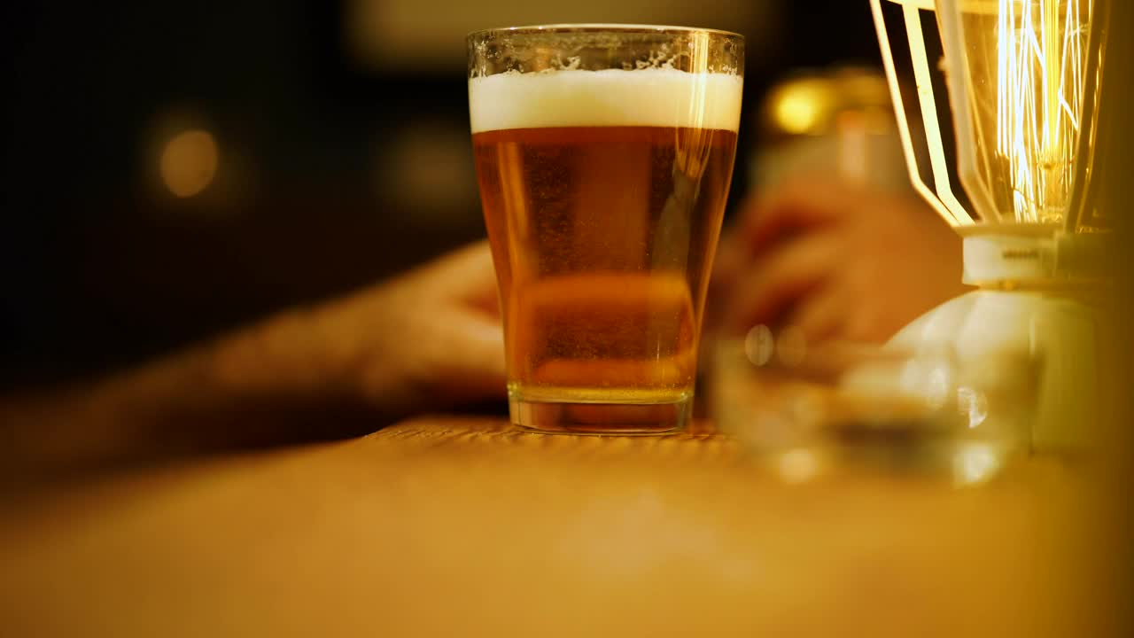 Stock Video Beer Bar Atmosphere Live Wallpaper For PC - Free Download