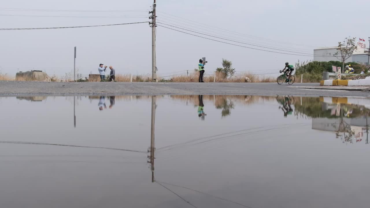 Video Stock Racing Bicycles After The Rain Live Wallpaper Free - Free Download