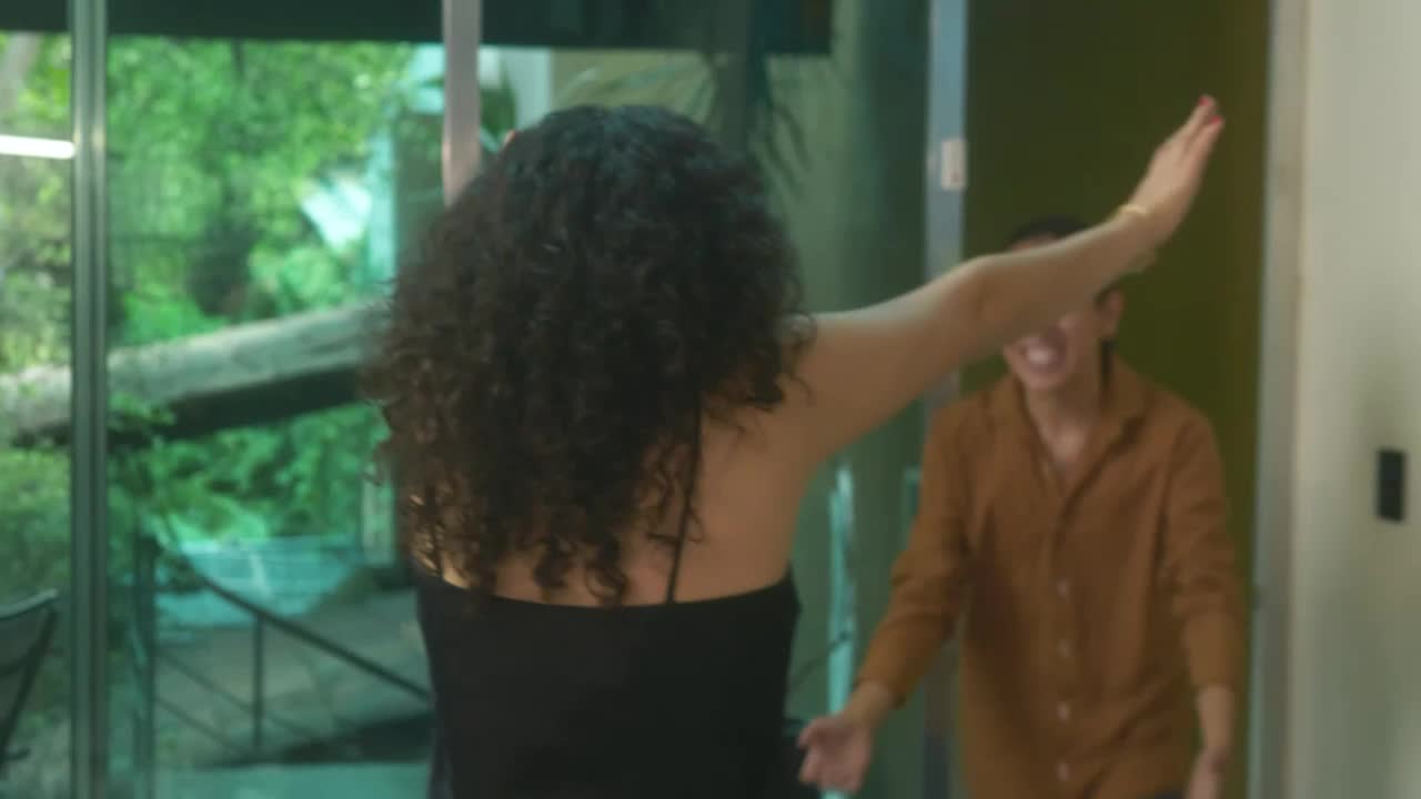 Stock Video Loving Couple Meets And Embraces Animated Wallpaper - Free Download
