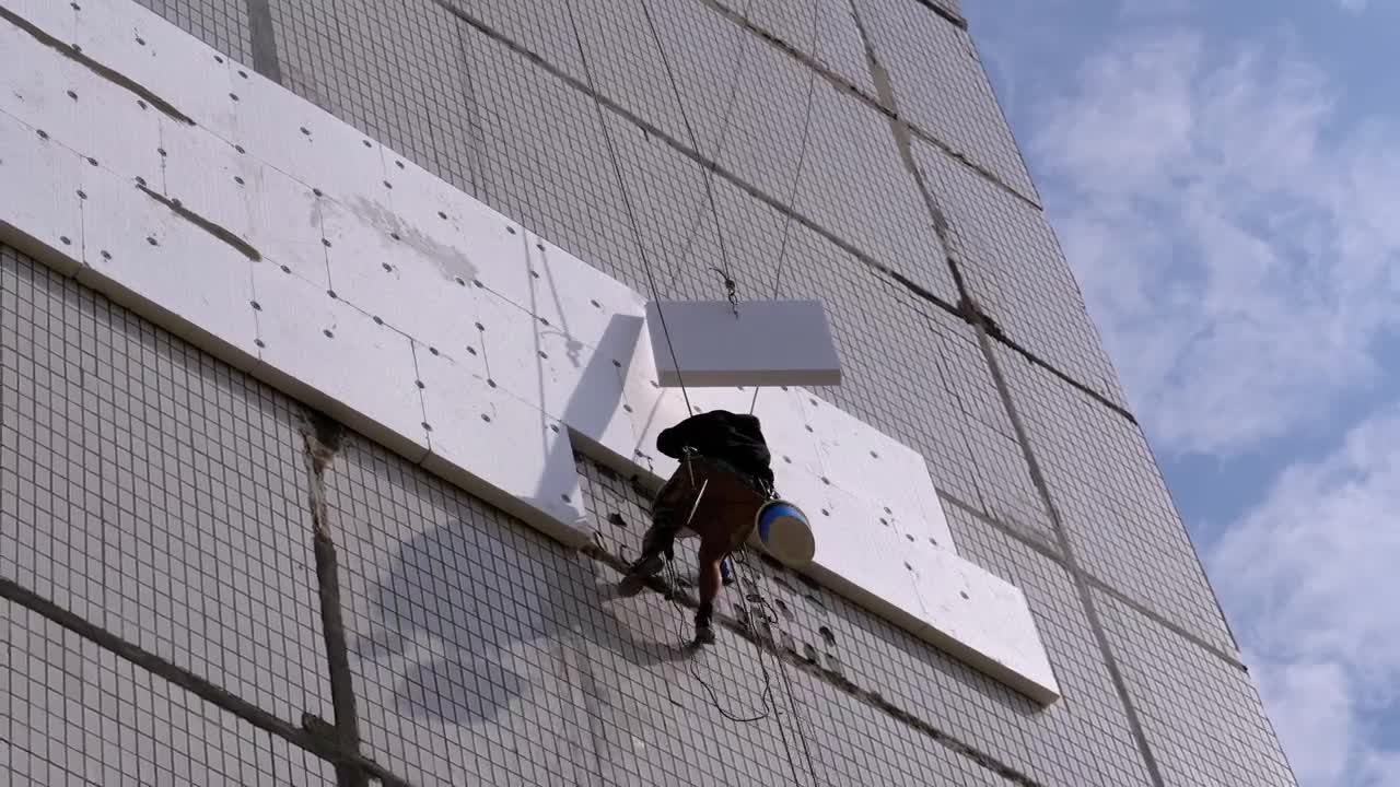 Free Stock Video Worker Suspended With Ropes On A Building Live Wallpaper - Free Download