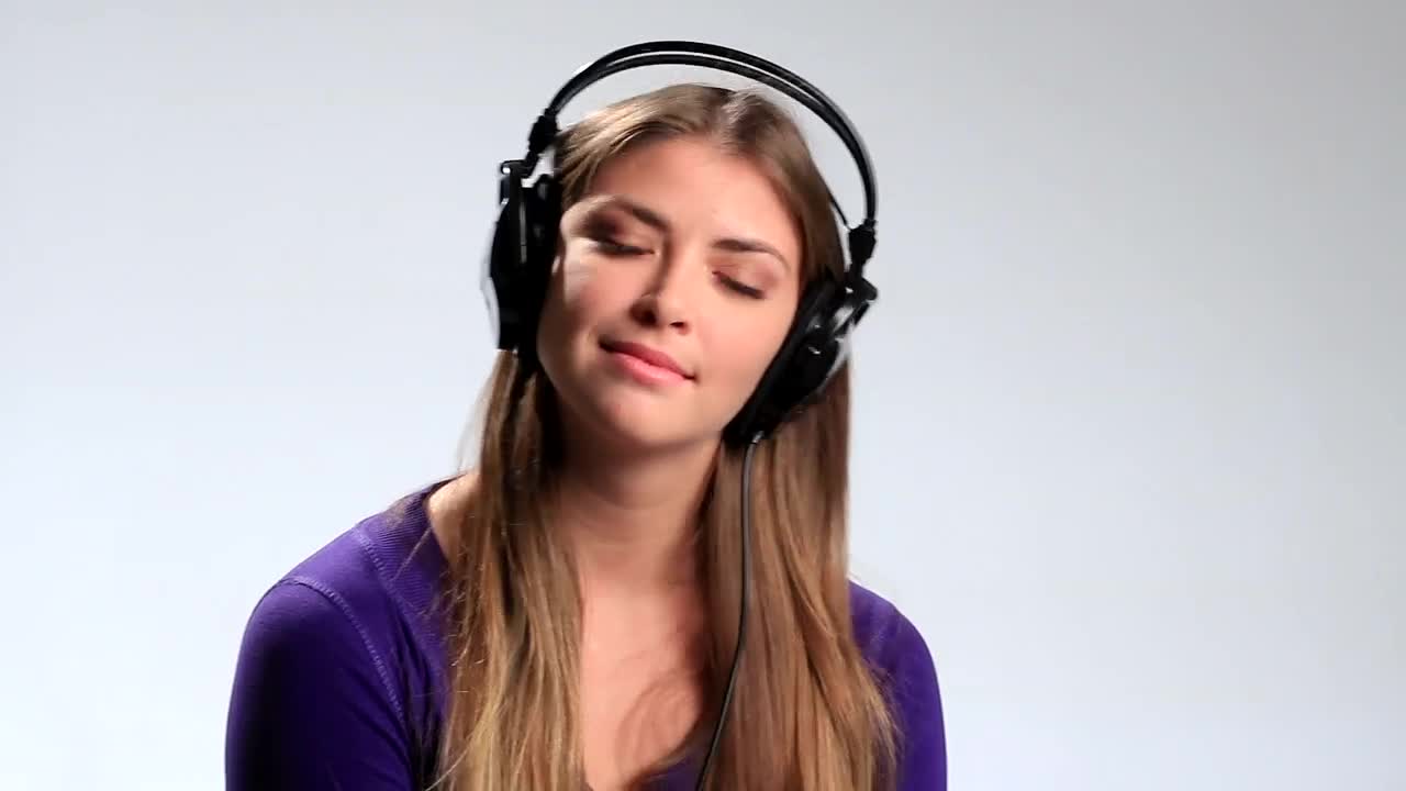 Free Stock Video Woman Listening To Music On Her Headphones Live Wallpaper - Free Download