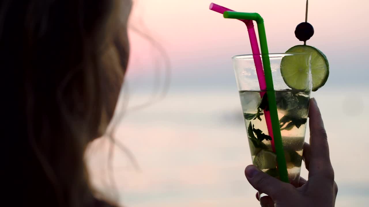 Stock Video Mojito With Two Straw Animated Wallpaper - Free Download