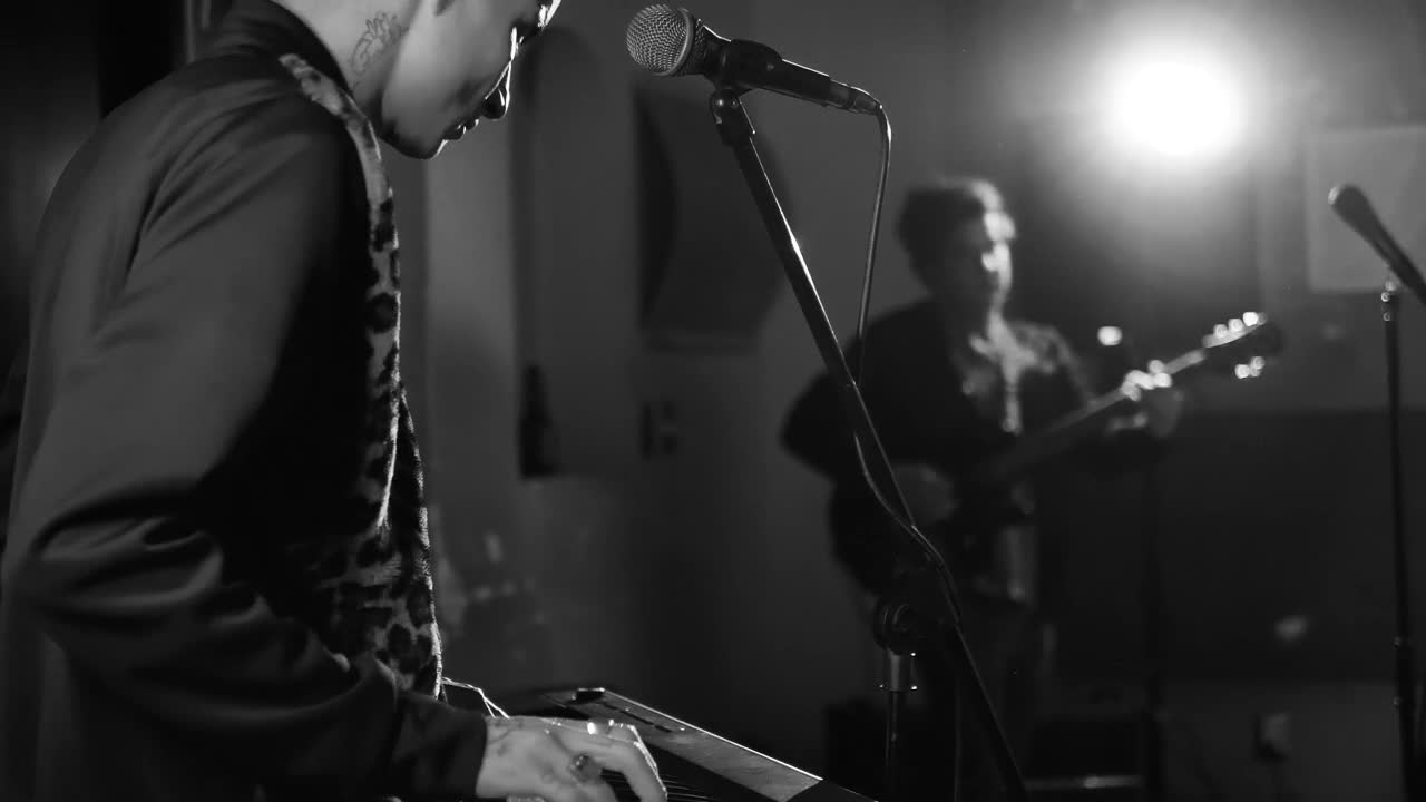 Video Stock Pianist Of A Rock Band Live Wallpaper Free - Free Download