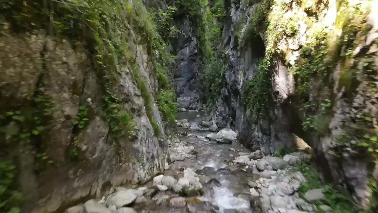 Free Video Stock Stream With Two Rock Formations On The Sides Live Wallpaper - Free Download