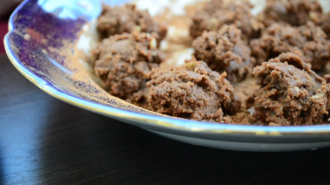 Video Stock Chocolate Cakes On A Plate Live Wallpaper For PC - Free Download