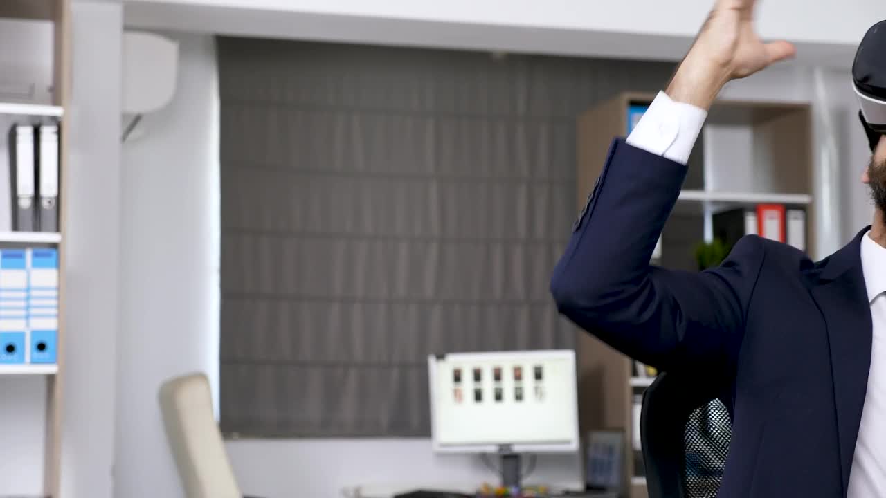 Video Stock Businessman Uses Vr Innovation To Control Data Live Wallpaper For PC - Free Download