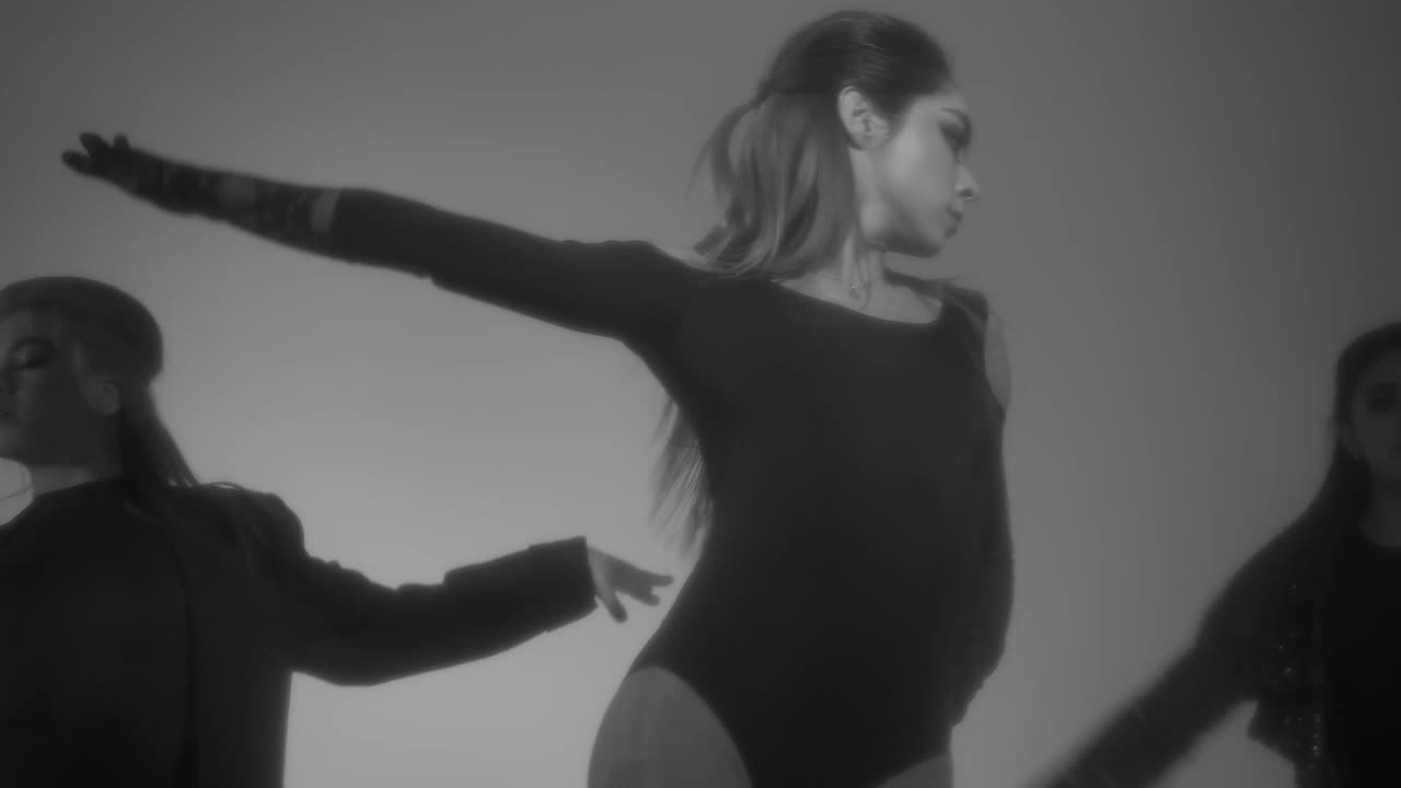 Stock Video Contemporary Choreography In Black And White Live Wallpaper For PC - Free Download