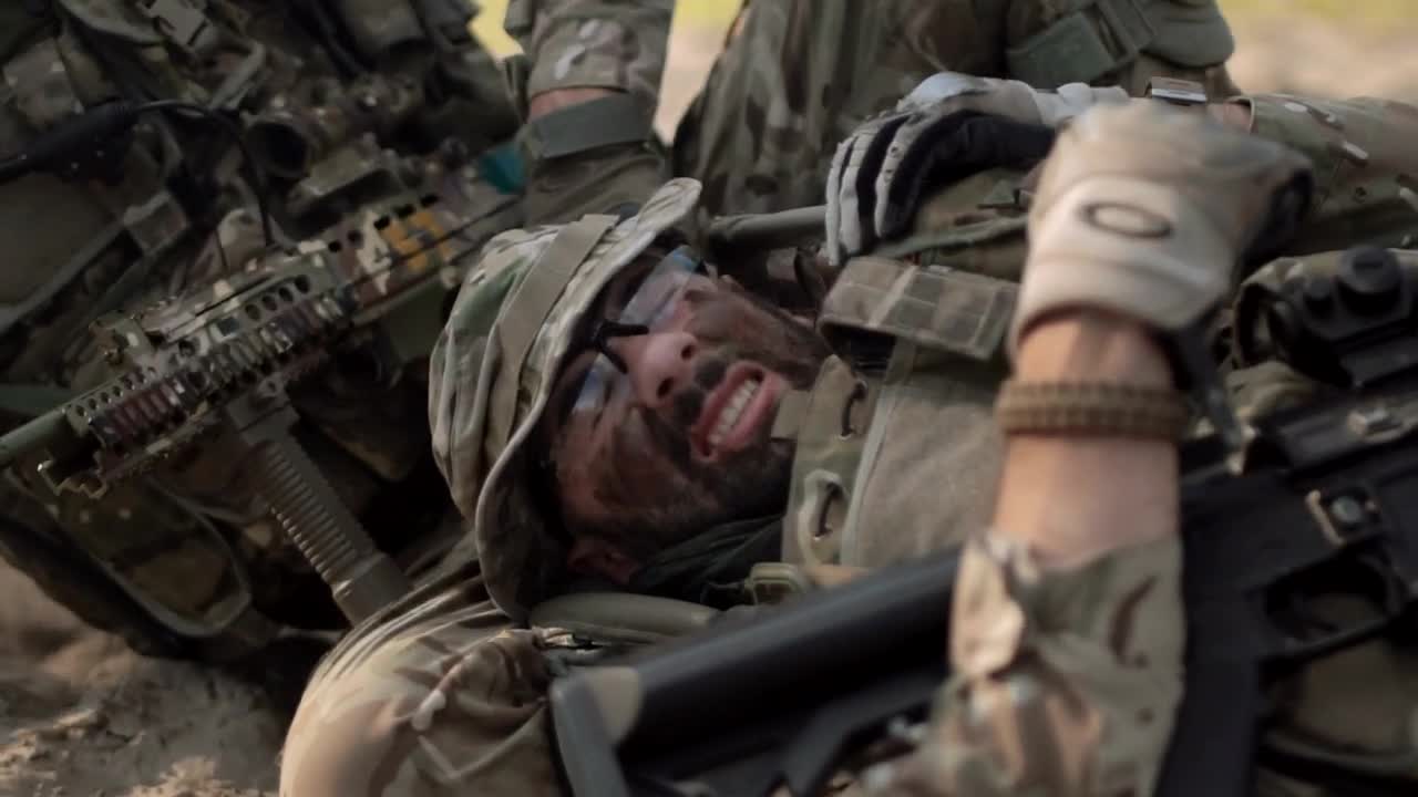 Free Stock Video Saving A Wounded Soldier In The Battlefield Live Wallpaper - Free Download