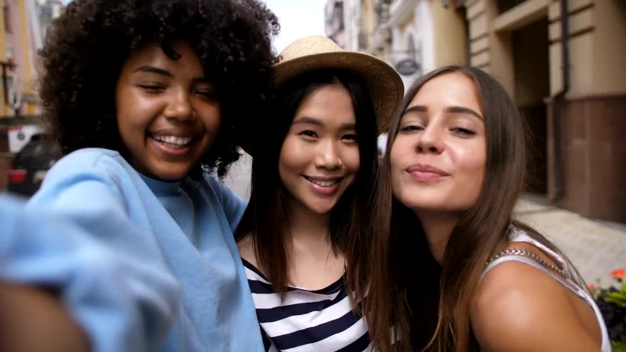 Stock Video Girls Stop For A Group Photo Live Wallpaper For PC - Free Download