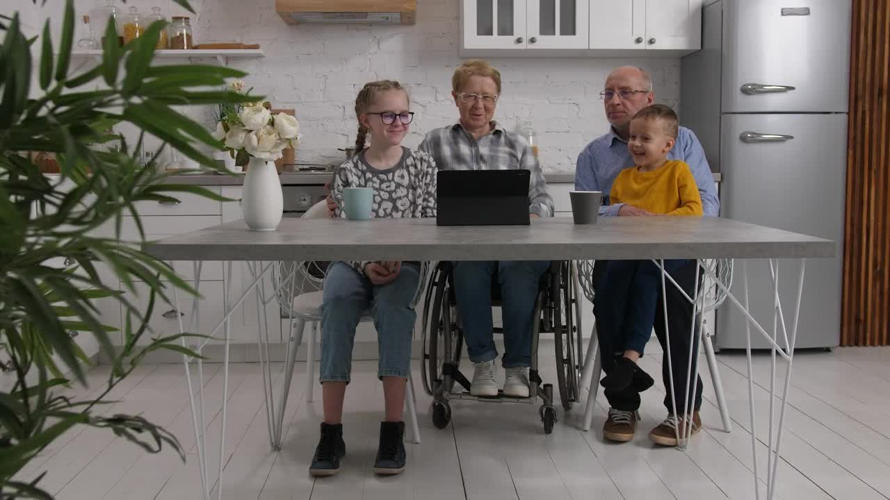Stock Video Grandparents Watching A Video Live Wallpaper For PC - Free Download