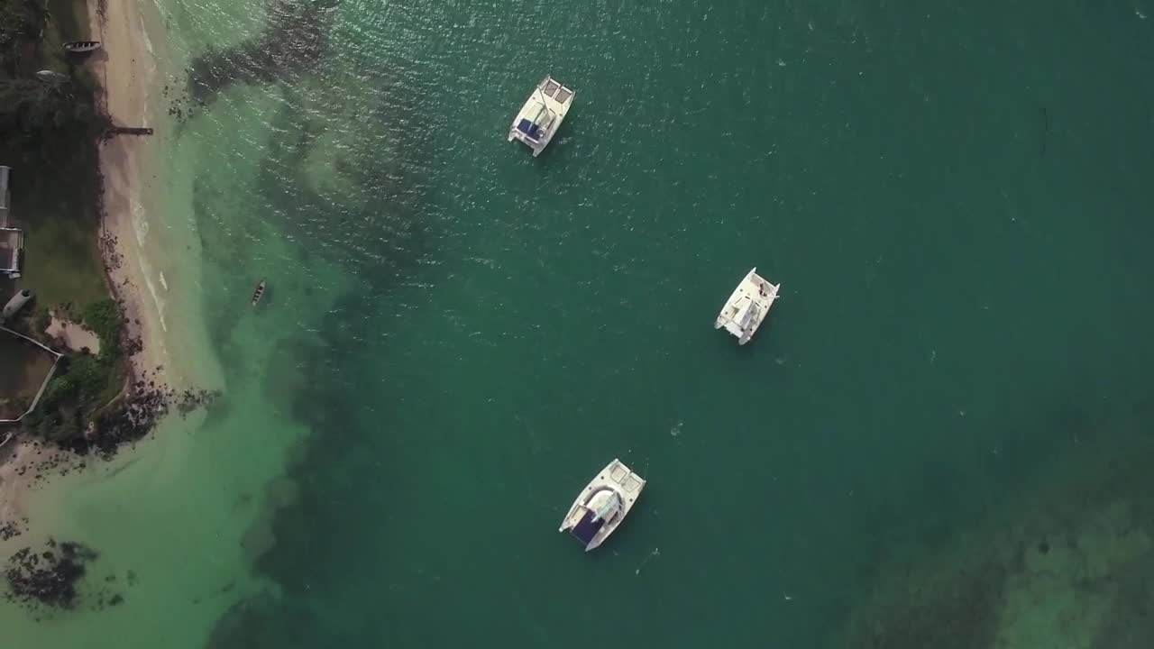 Free Video Stock Small Boats Around Mauritius Island Live Wallpaper - Free Download