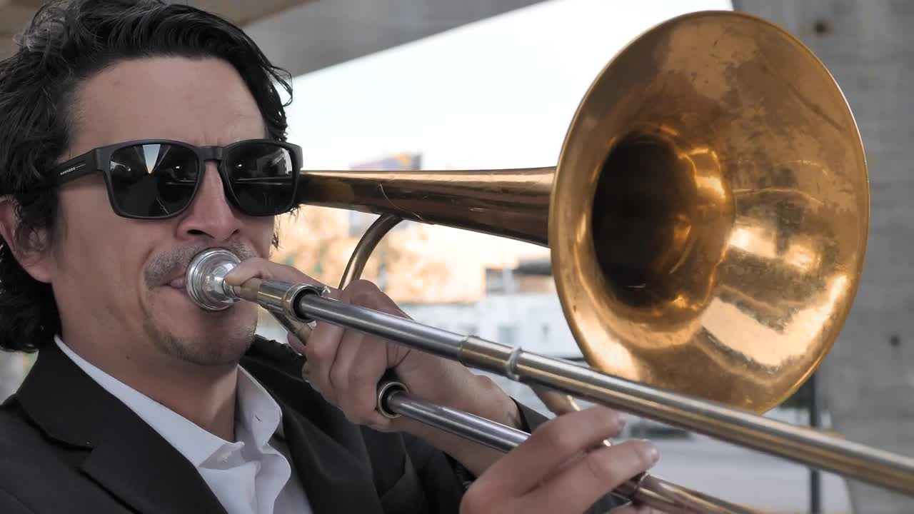 Free Stock Video Trombonist Musician Playing His Instrument Live Wallpaper - Free Download