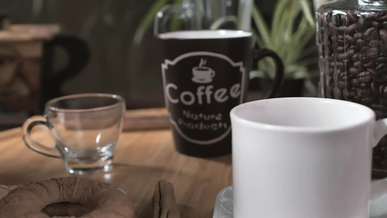 Free Stock Video Serving Coffee Directly From A Coffee Pot Live Wallpaper - Free Download