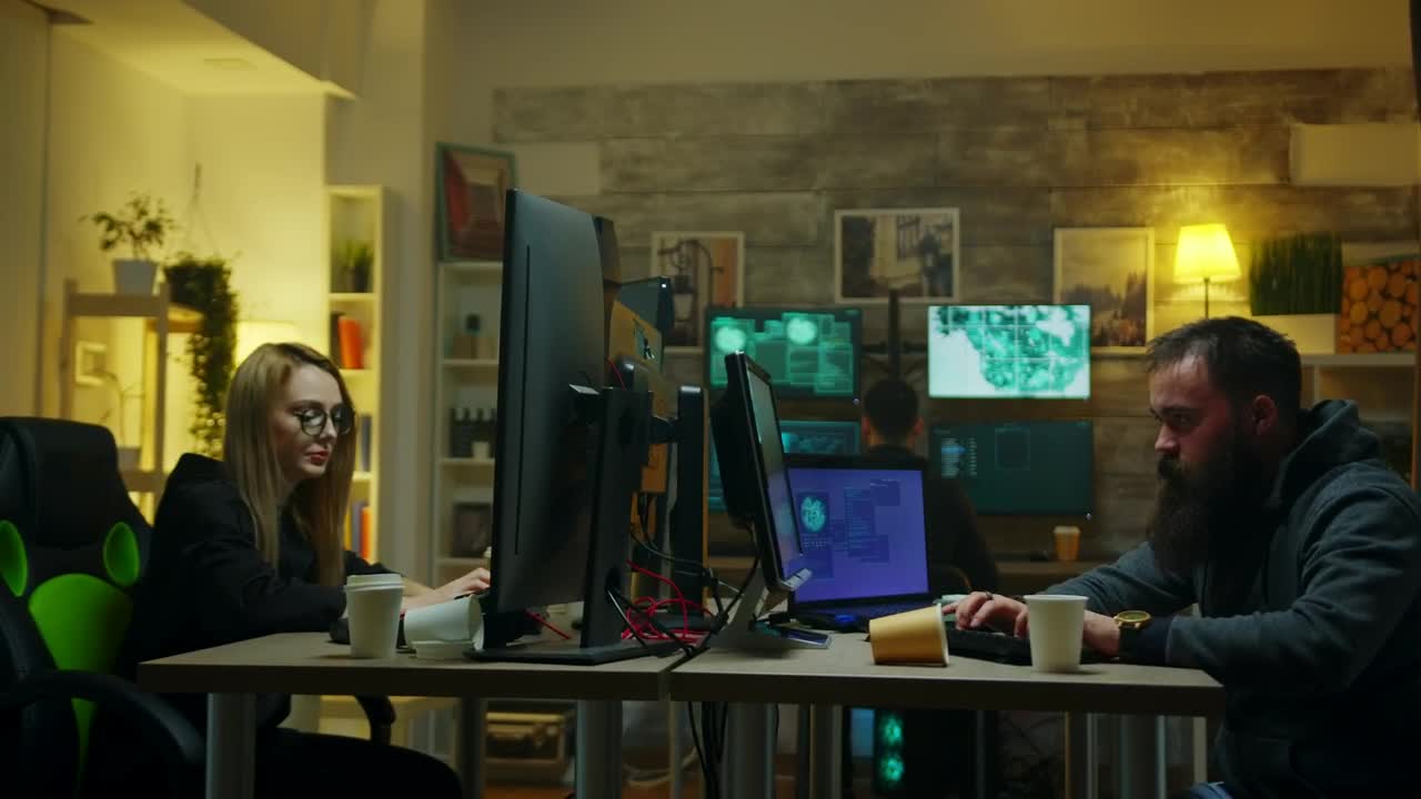 Stock Video Hackers Run From The Police Live Wallpaper For PC - Free Download