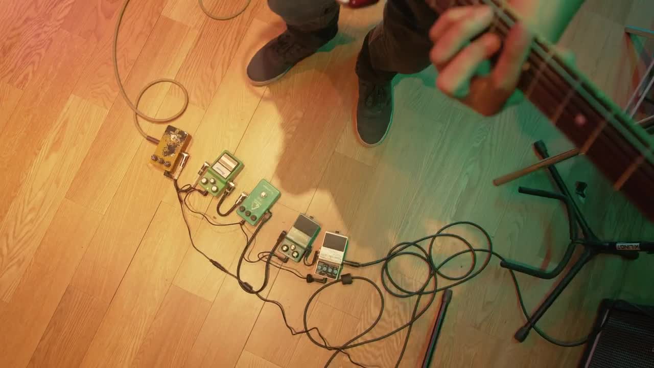 Video Stock Pov Of A Guitarists Pedals Live Wallpaper Free - Free Download
