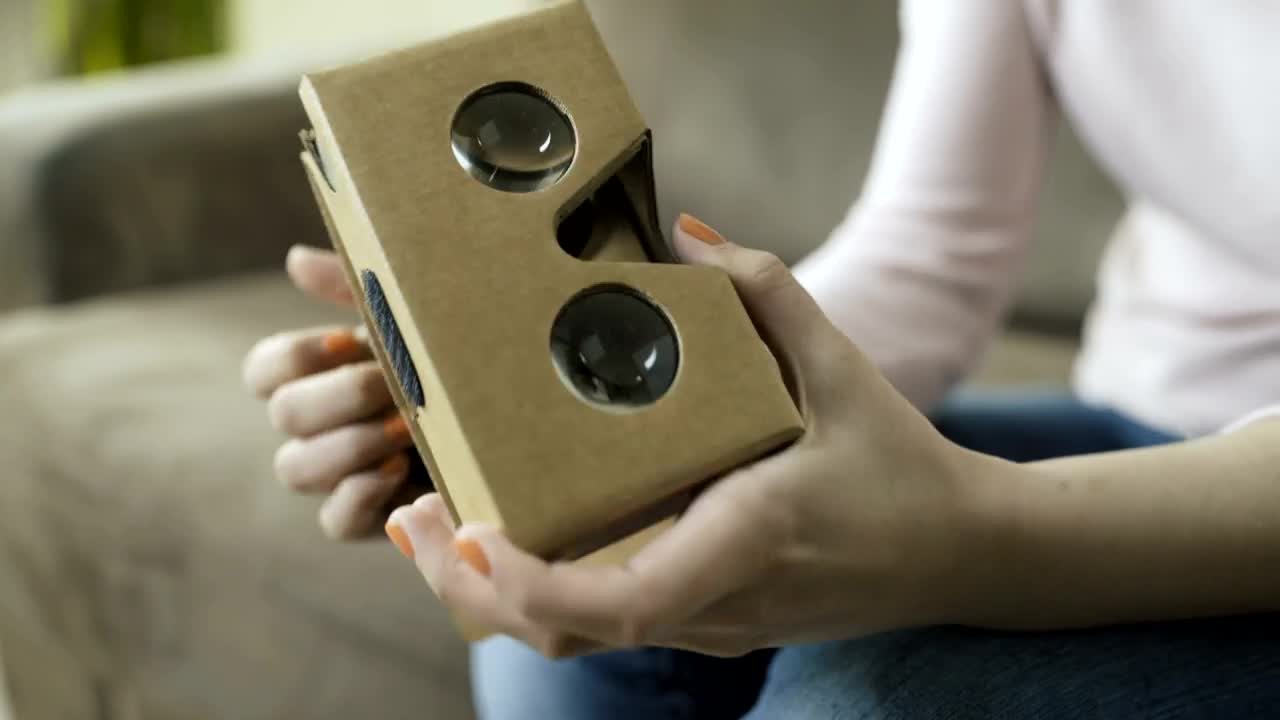 Free Stock Video Setting Up A Cartboard Virtual Reality Headset Live Wallpaper - Free Download