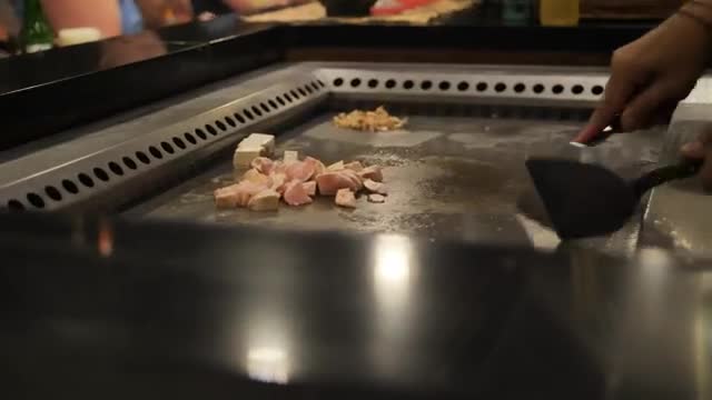 Video Stock Chef Cooking On A Large Grill Smal Live Wallpaper For PC - Free Download