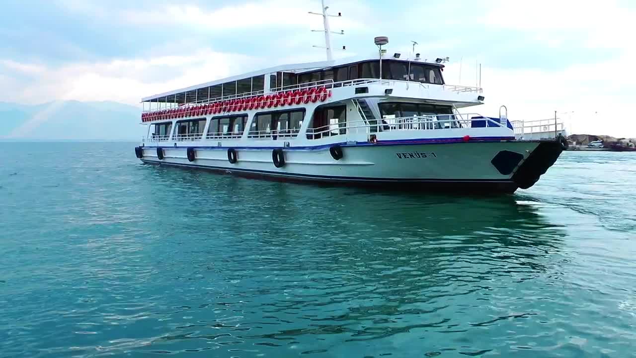 Stock Video Ferryboat Leaving The Dock Live Wallpaper For PC - Free Download