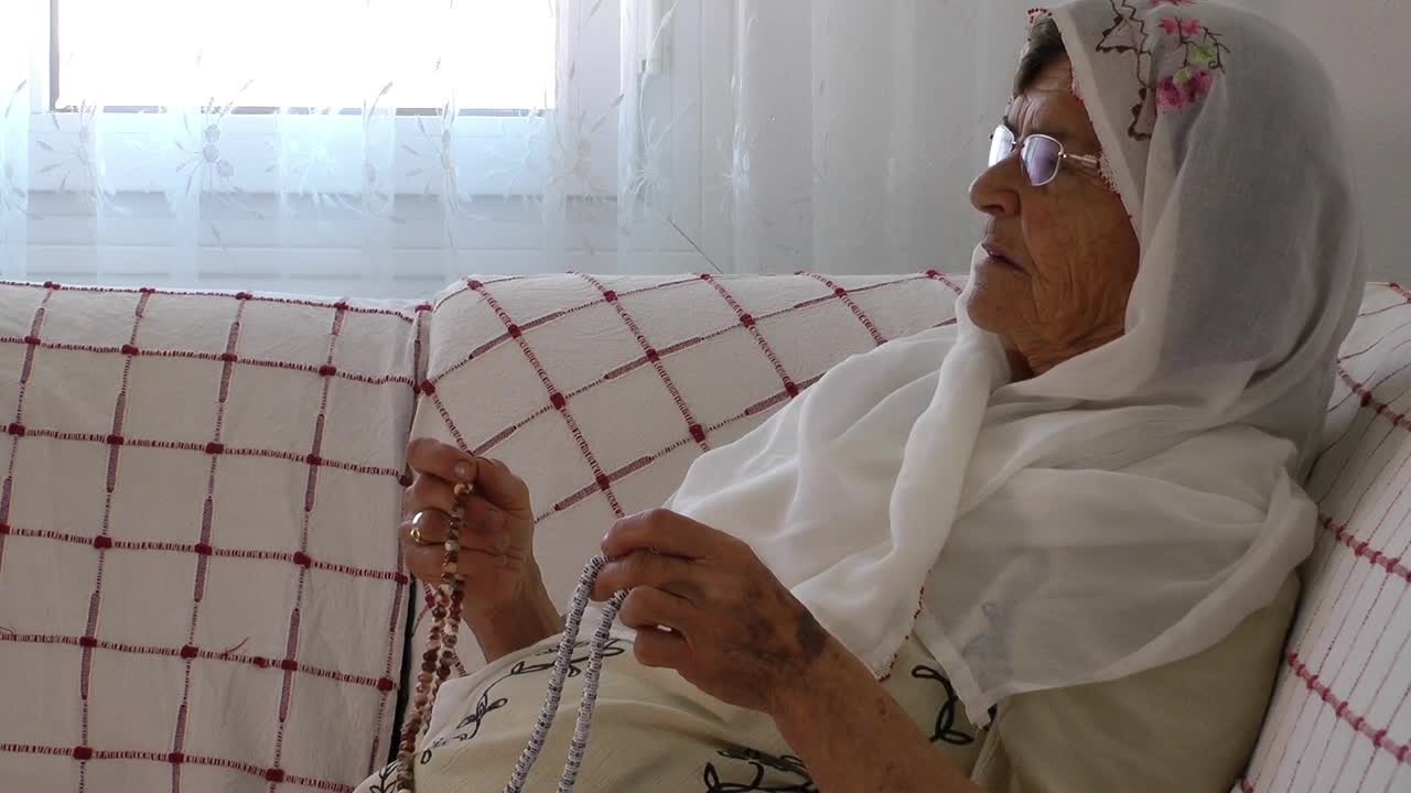Stock Video Old Woman Praying At Home Live Wallpaper - Free Download