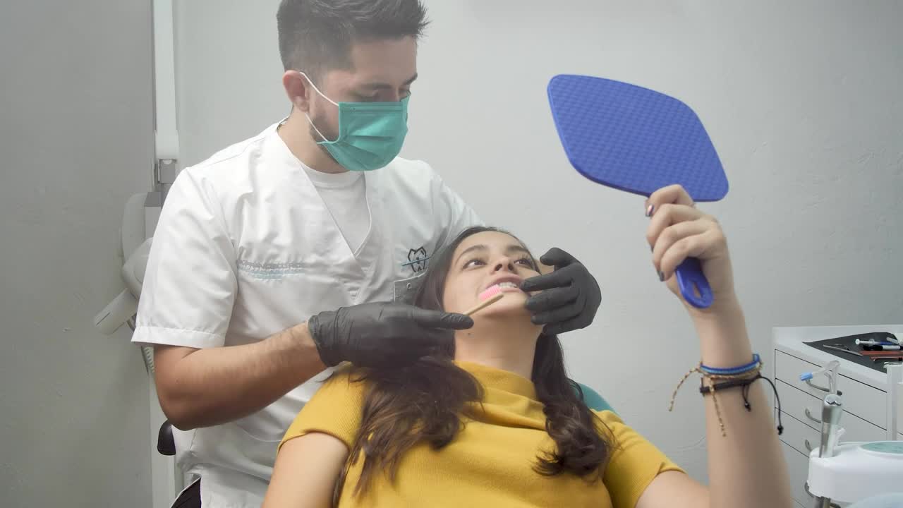 Stock Video Dentist Cleaning Teeth Live Wallpaper For PC - Free Download