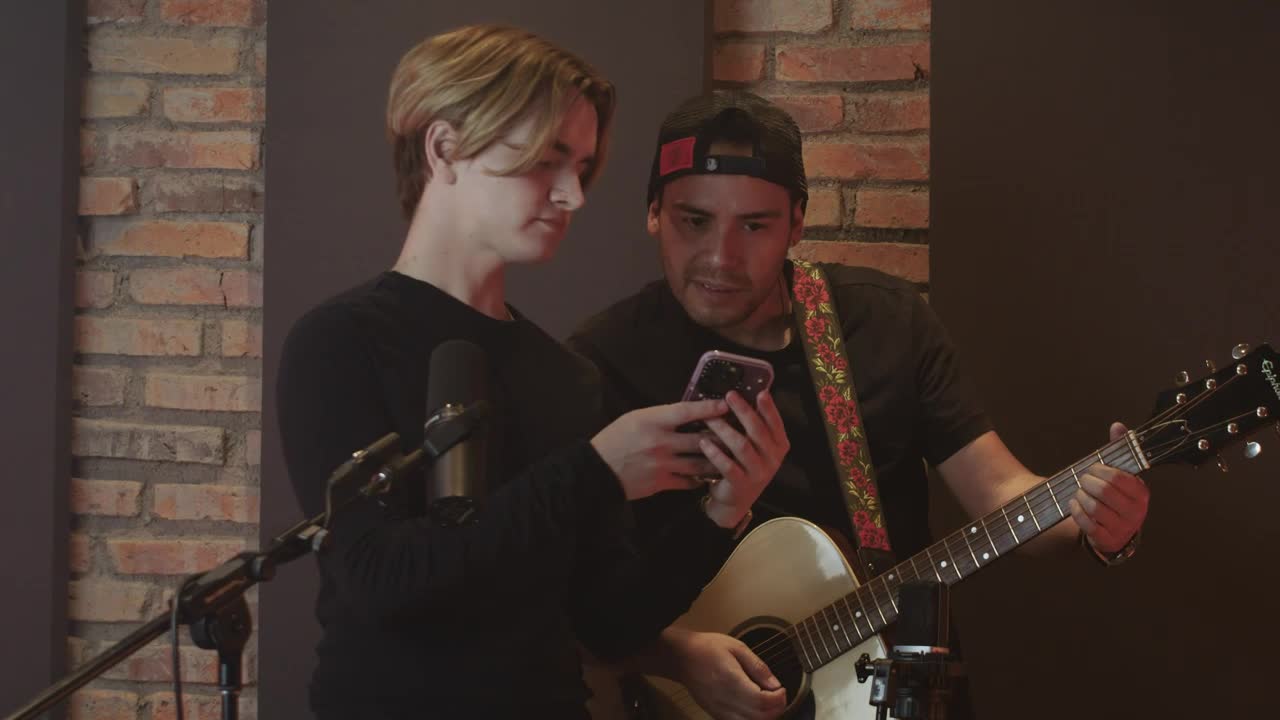 Stock Video Musicians Prior To Recording A Song Live Wallpaper - Free Download