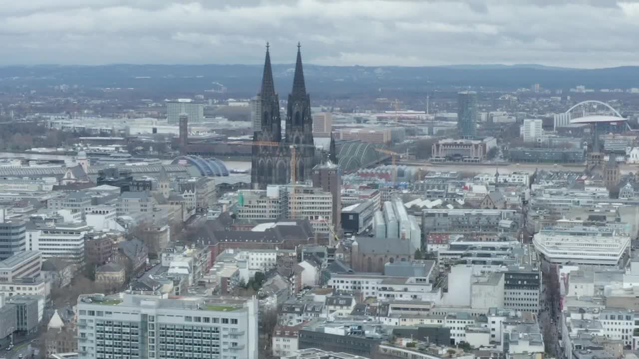 Video Stock Cathedral In The Middle Of A City On A Cloudy Live Wallpaper For PC - Free Download