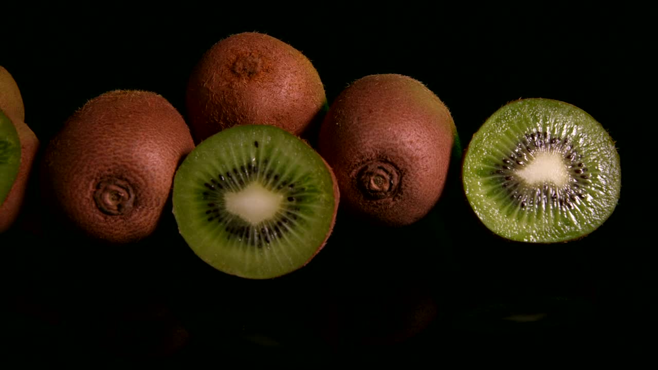 Stock Video Kiwi Fruit Slices Animated Wallpaper - Free Download