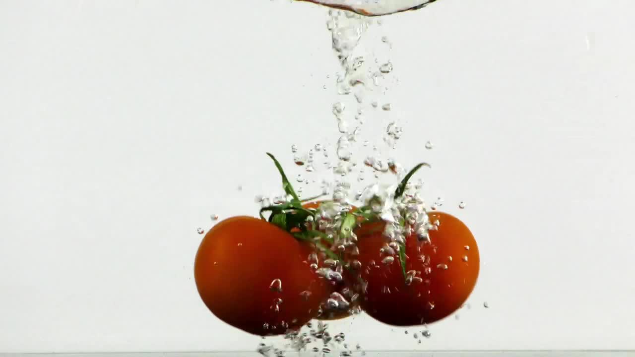 Video Stock Red Tomatoes Submerging In Water Live Wallpaper Free - Free Download