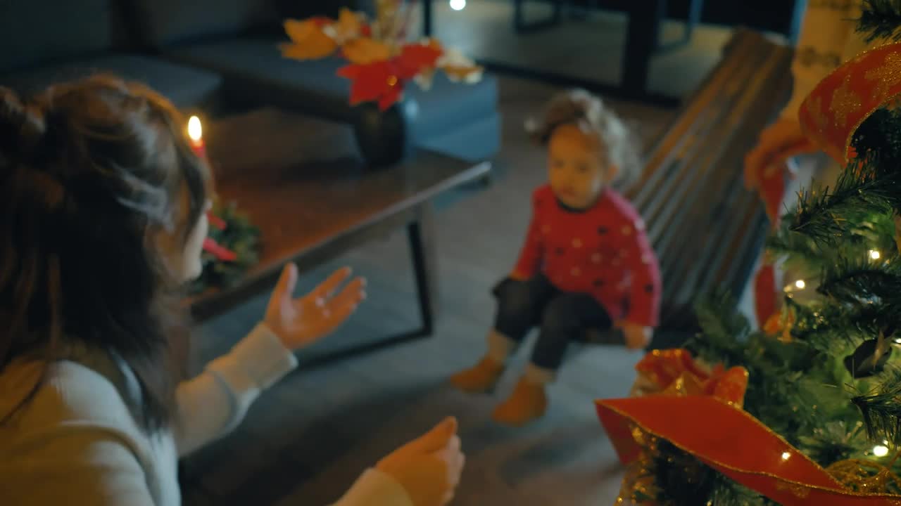 Stock Video Father And Mother With Their Daughter Talking In Front Of Live Wallpaper For PC - Free Download