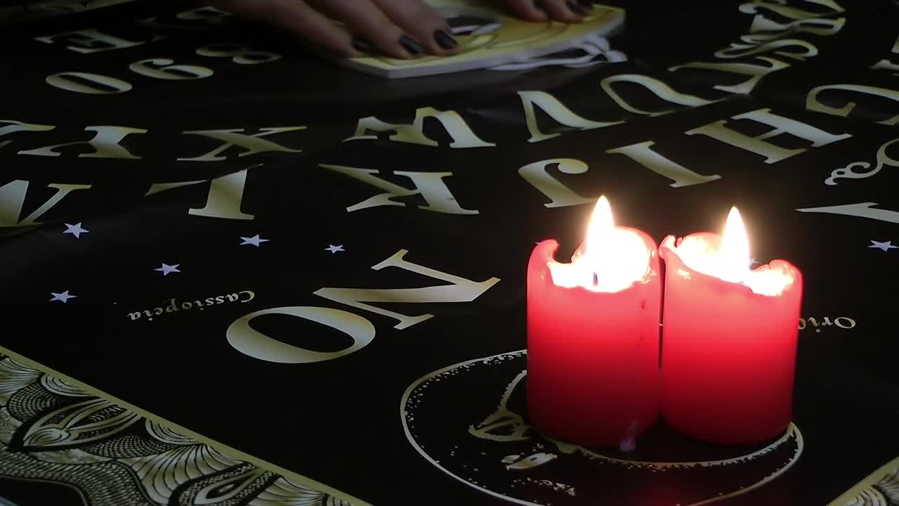 Video Stock Playing Ouija Close Up Live Wallpaper Free - Free Download