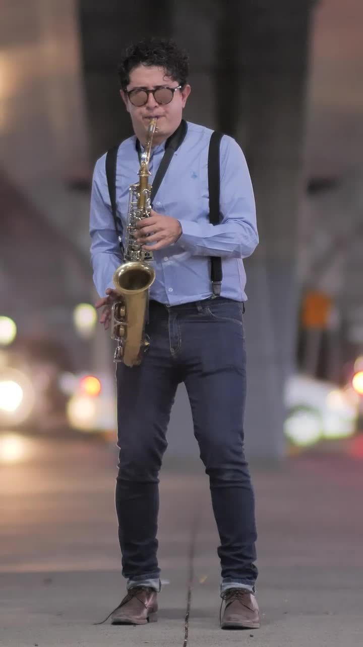 Free Stock Video Saxophone Musician On The Street Live Wallpaper - Free Download