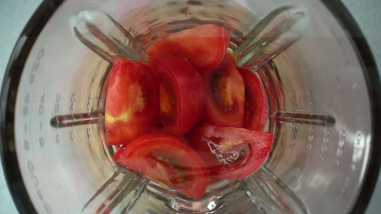Free Video Stock tomatoes in a blender Live Wallpaper - Free Download