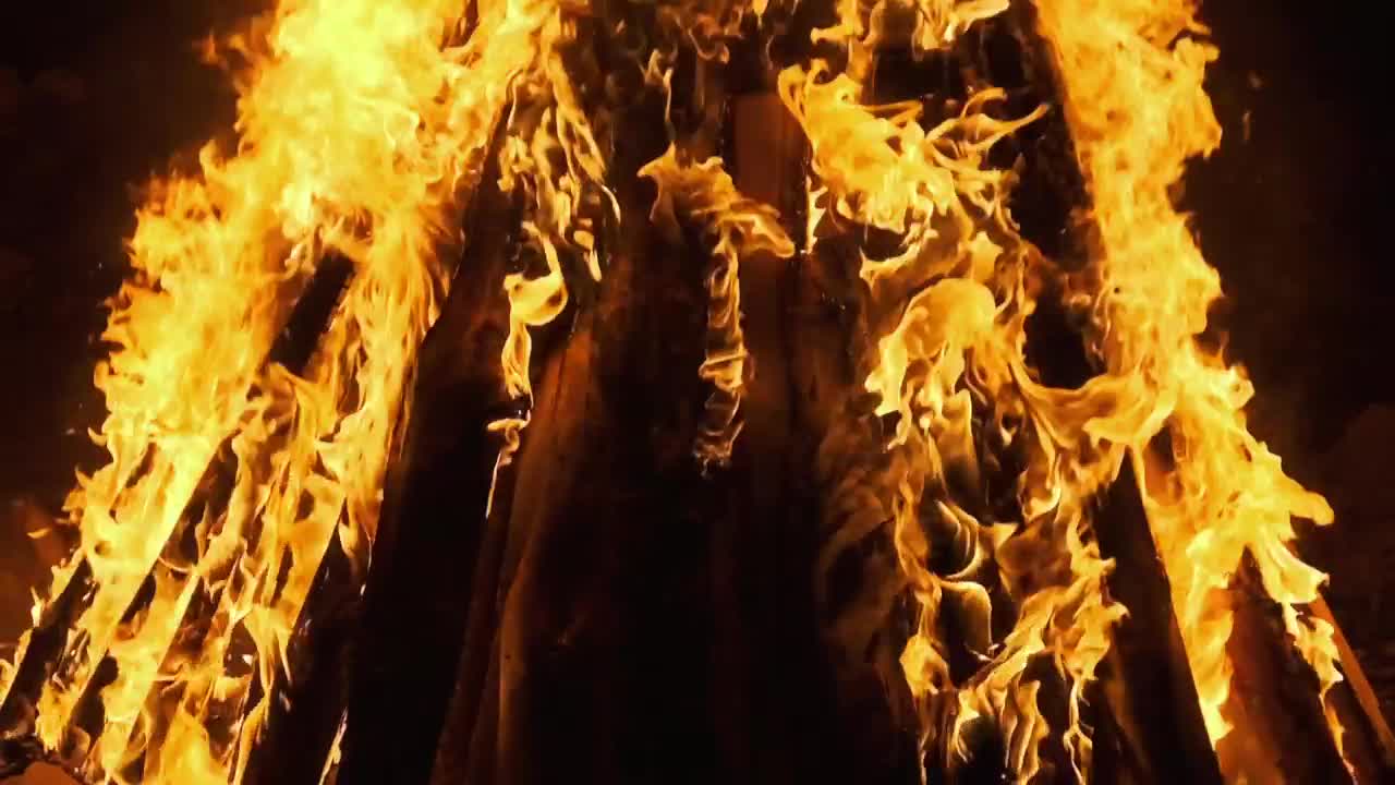 Free Stock Video Wood Logs Burning In Flames At Night Live Wallpaper - Free Download