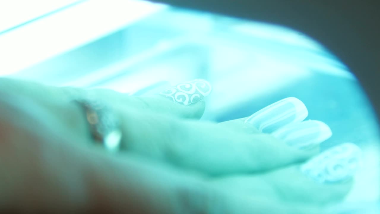 Stock Video Drying Nail Polish With Uv Light Live Wallpaper For PC - Free Download