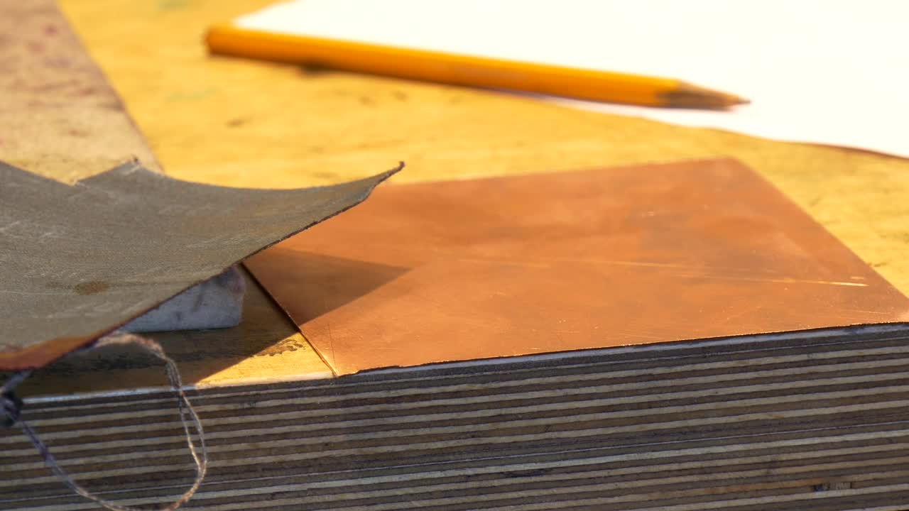 Free Stock Video Refining Cooper In The Workshop Live Wallpaper - Free Download