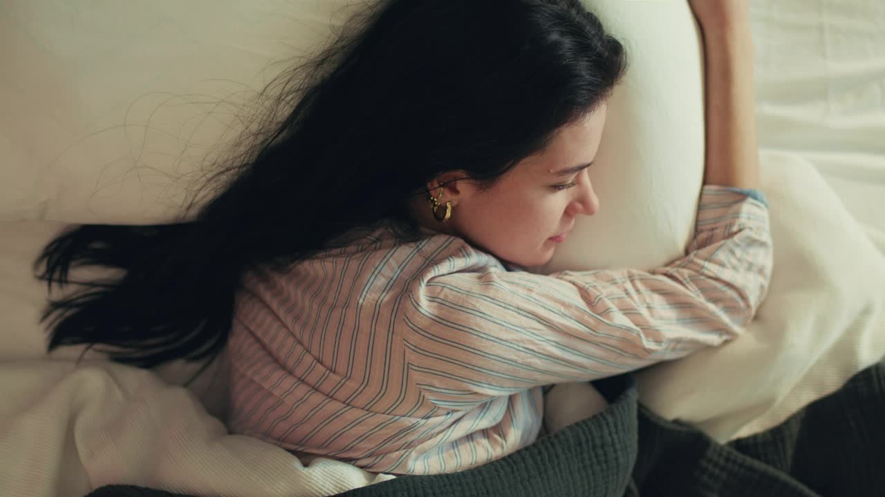 Free Stock Video Young Woman Waking Up In The Morning Live Wallpaper - Free Download