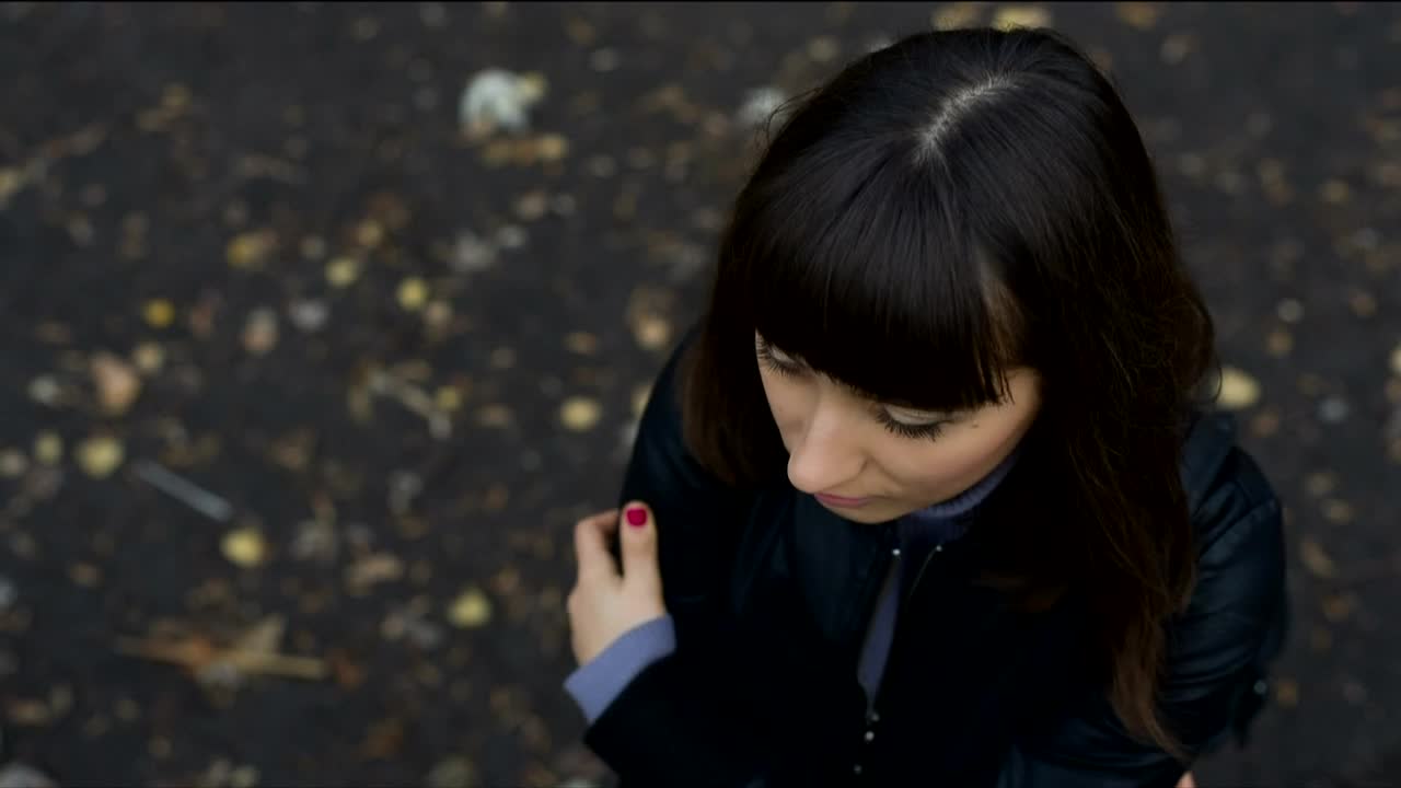 Free Stock Video Woman Looking To Heaven With Faith Live Wallpaper - Free Download