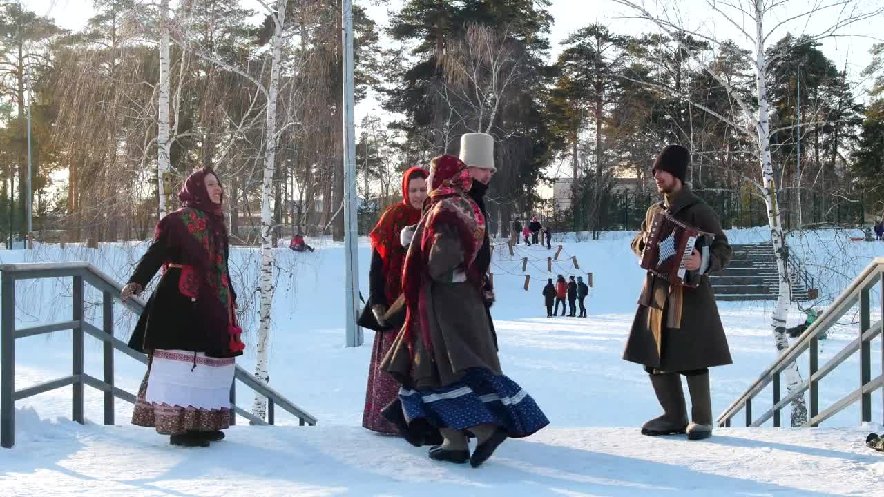 Stock Video Man And Woman In Russian Folk Costumes Dancing Animated Wallpaper - Free Download