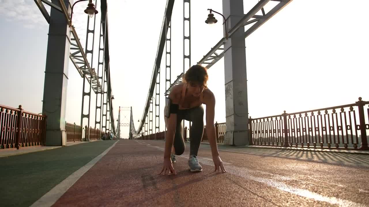 Free Video Stock Starting To Sprint Along A Bridge Live Wallpaper - Free Download