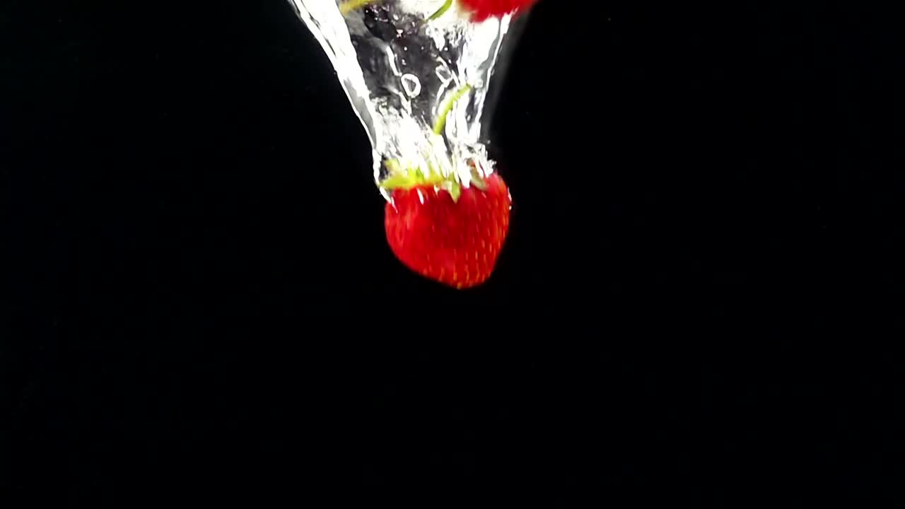 Free Video Stock Strawberries Falling Through Water Live Wallpaper - Free Download