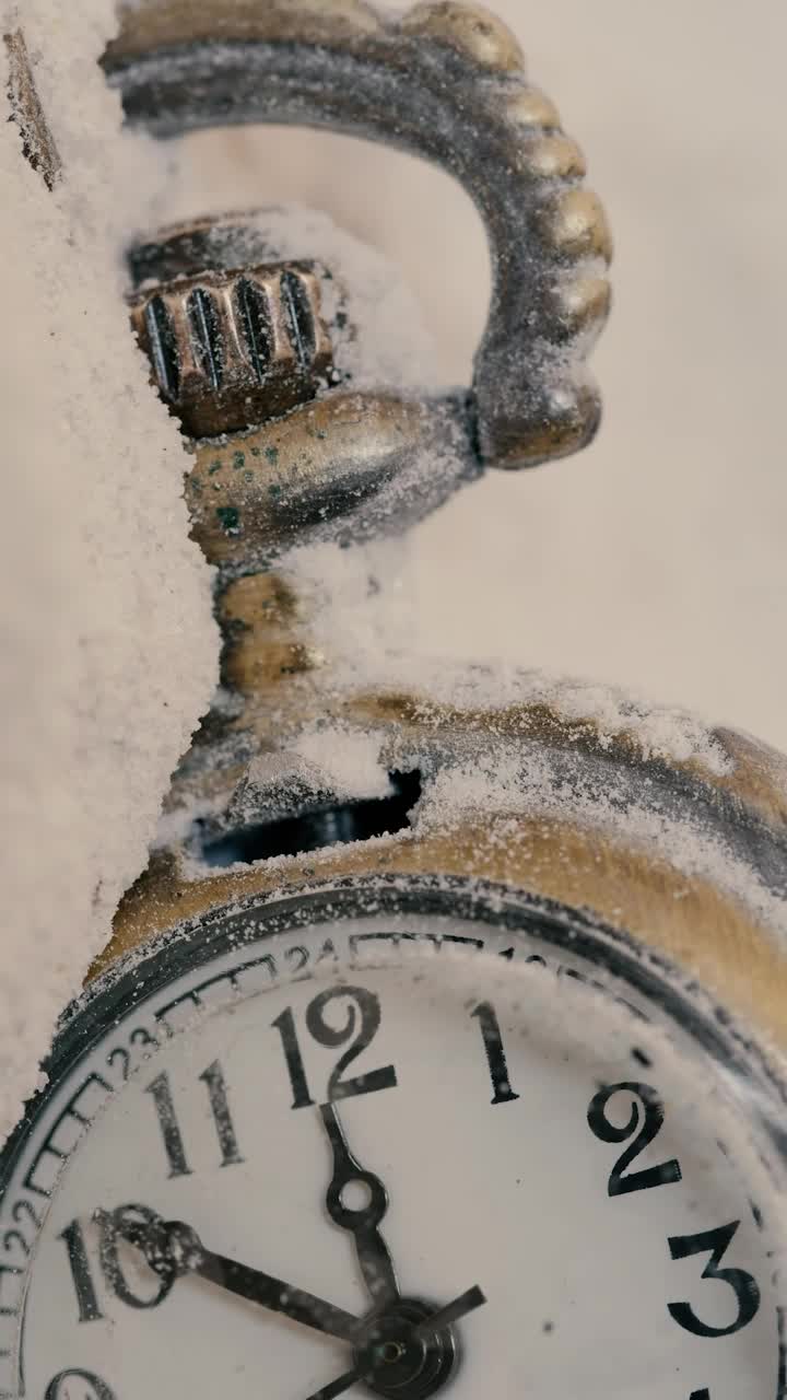 Stock Video Old Pocket Watch Thrown In The Snow Live Wallpaper - Free Download