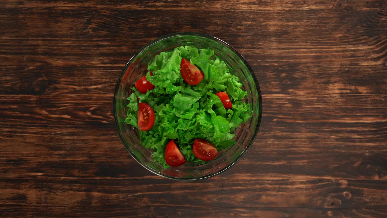 Stock Video Hands Mixing A Lettuce Salad Animated Wallpaper - Free Download