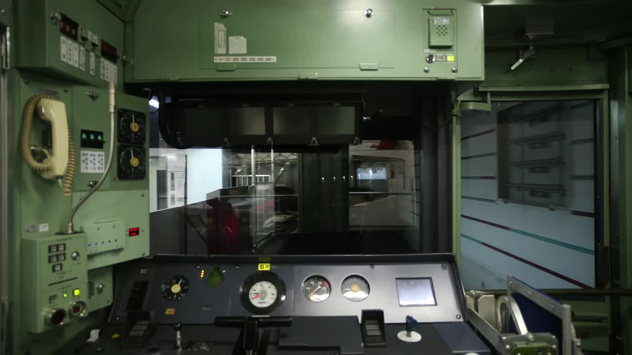 Stock Video Inside A Rear Control Cabin Of A Subway Train Animated Wallpaper - Free Download