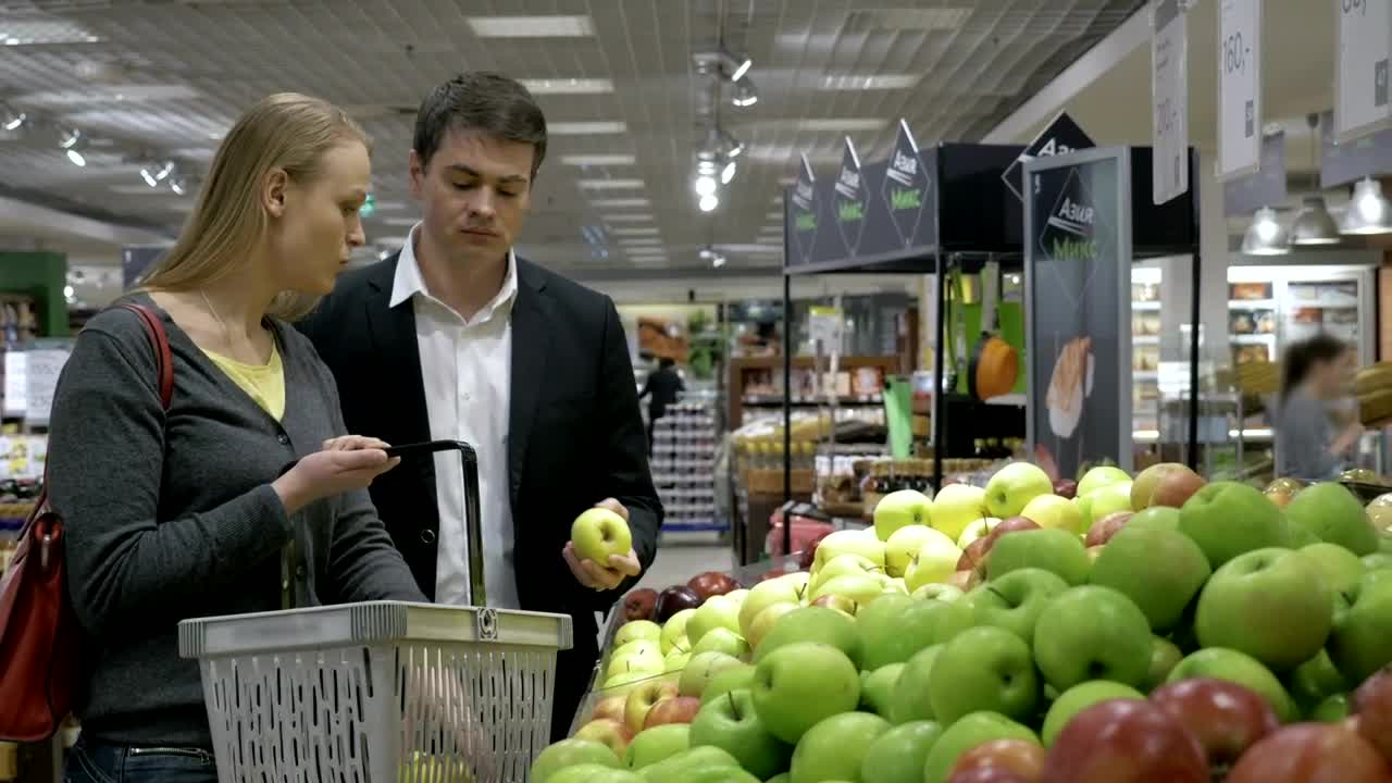 Free Stock Video Selecting Apples In The Shop Live Wallpaper - Free Download