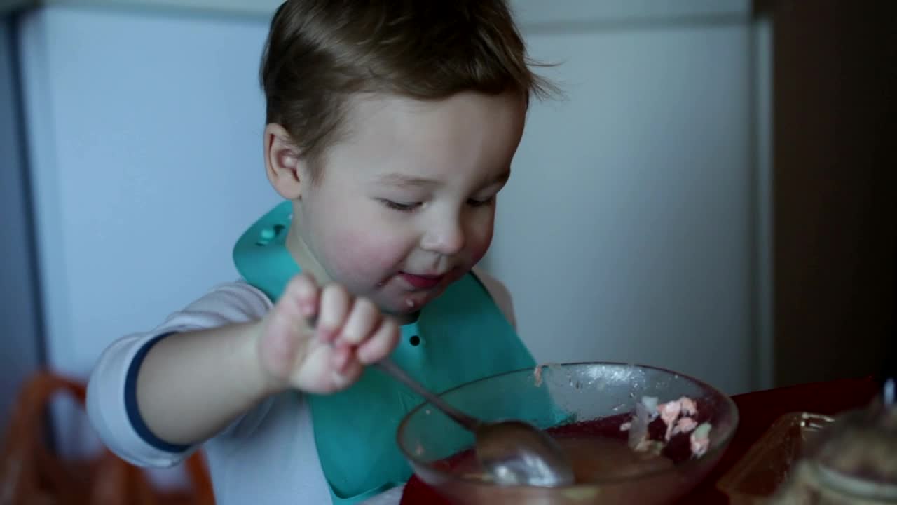 Free Video Stock toddler eating soup Live Wallpaper - Free Download